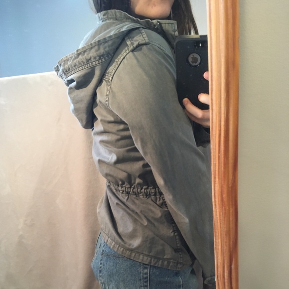 Aritzia Gray Jacket - Picture 5 of 9